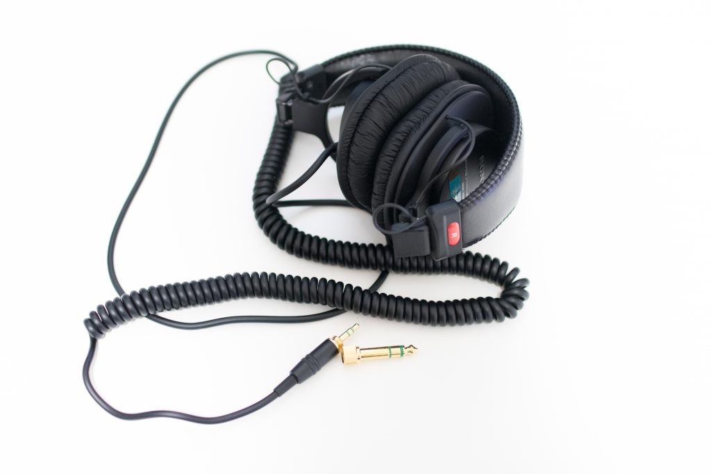 MDR-CD900STに耳が調教されてしまった人用の万能サブモニターヘッドホン。SONY MDR-7506レビュー - 前田的DTMブログ